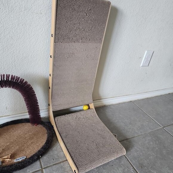 New Cat Scratcher, 26.8 Inch L Shape Cat Scratch Pad Wall Mounted, Cat Scratcher - Picture 9 of 9